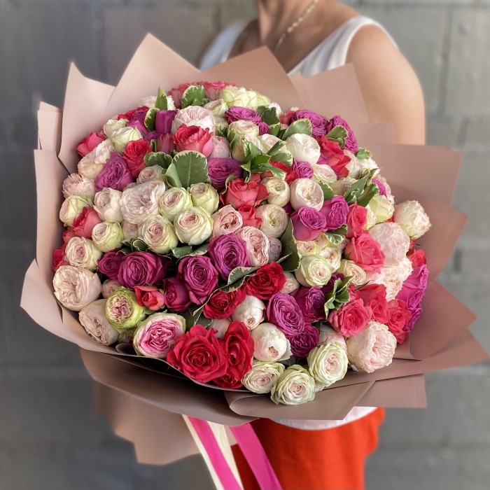 Букет из 51 кустовой пионовидной розы MIX